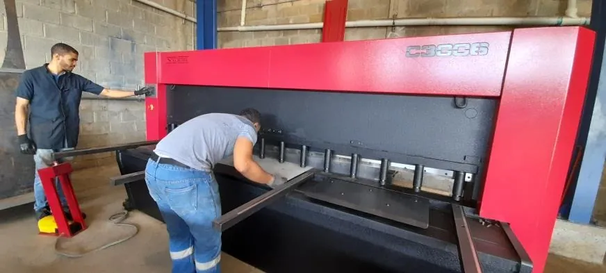 Maquinaria CNC en el taller de NEMF