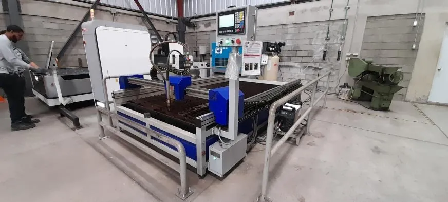 Maquinaria CNC en el taller de NEMF